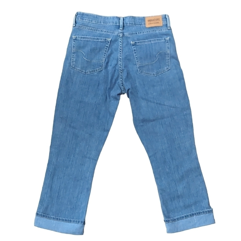 Levi's Signature Mid Rise Capris Light Medium Wash Size 4 Size 27